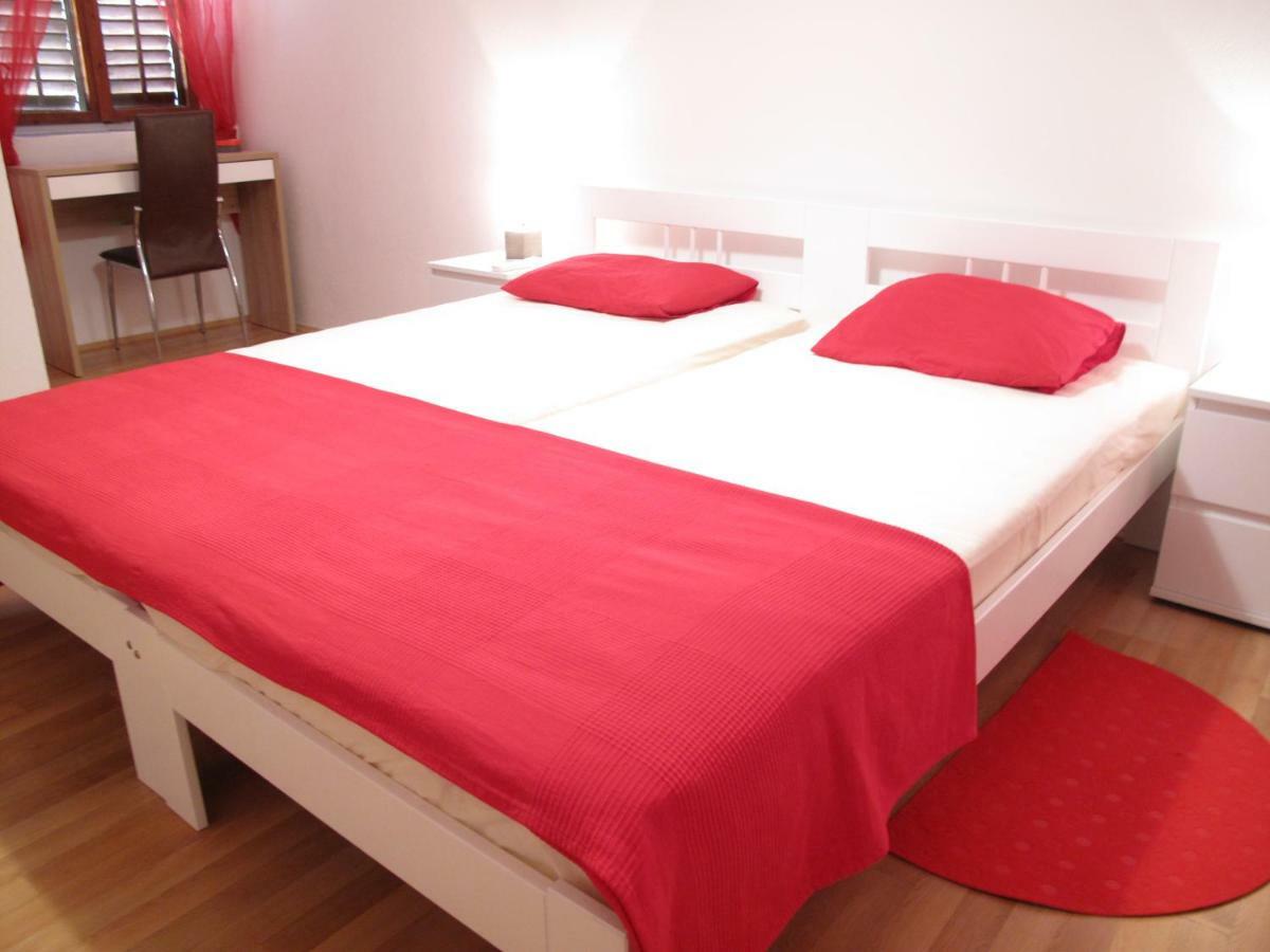 Illy City Centre Apartment Шибеник Экстерьер фото