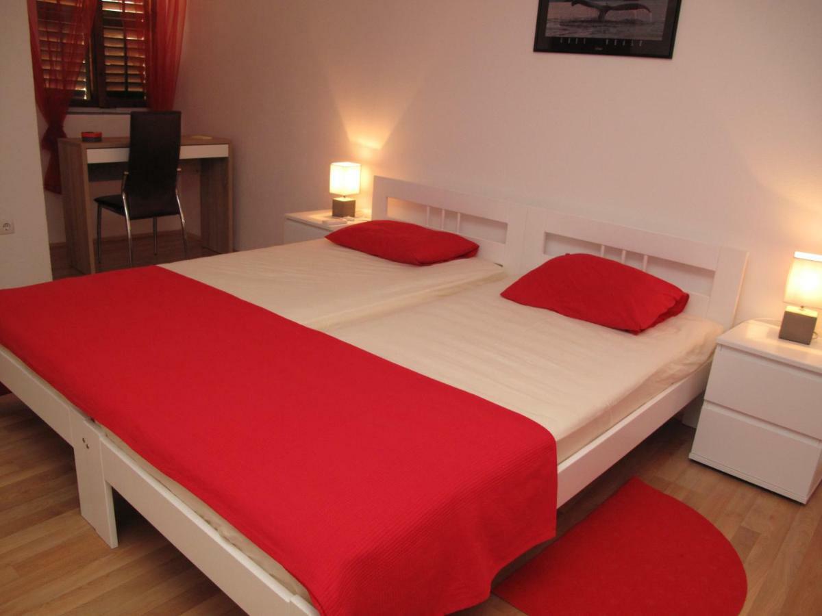 Illy City Centre Apartment Шибеник Экстерьер фото