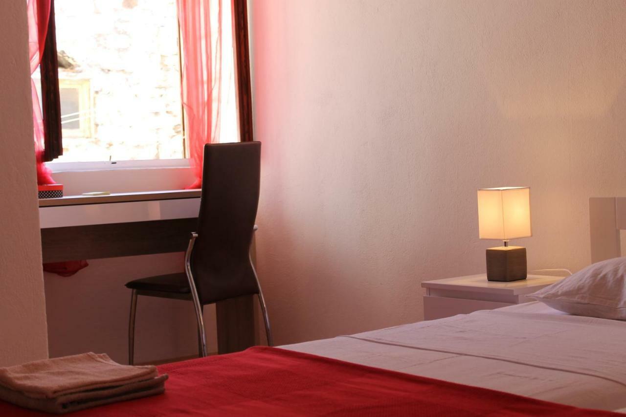 Illy City Centre Apartment Шибеник Экстерьер фото